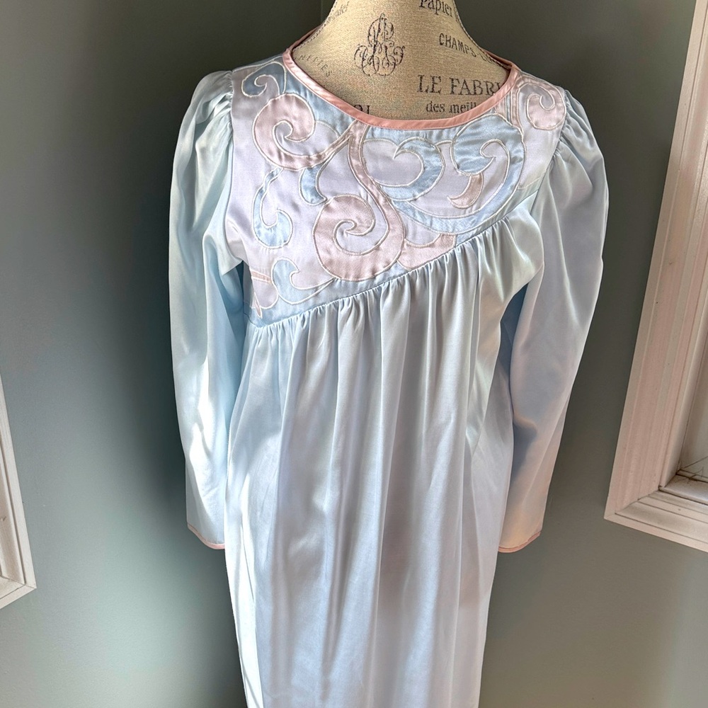 Natori vintage Neiman Marcus baby blue pink long sleeved satin gown EUC size S/M